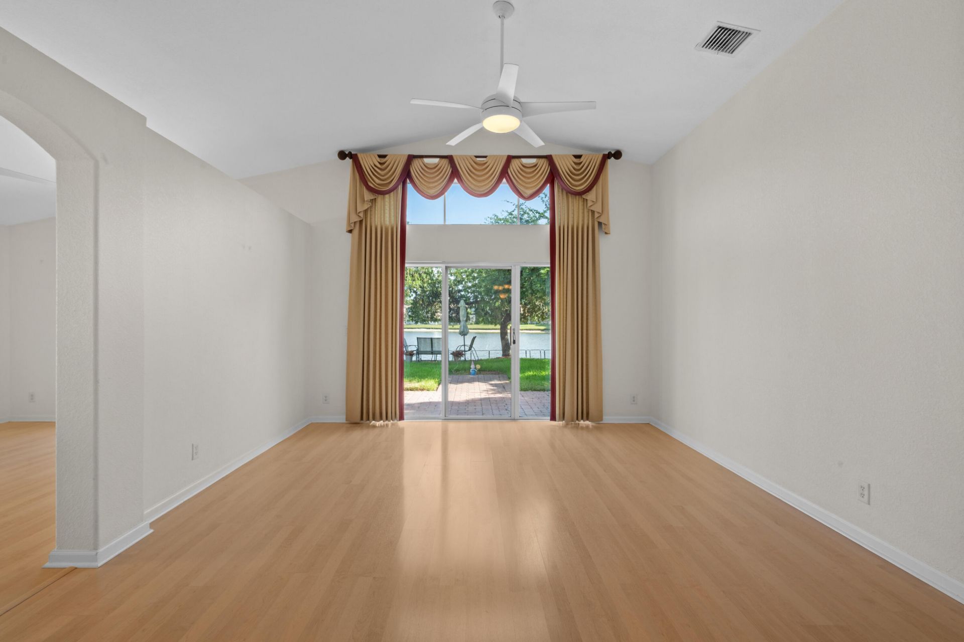 4977 Victoria Circle, West Palm Beach, FL 33409 Photo