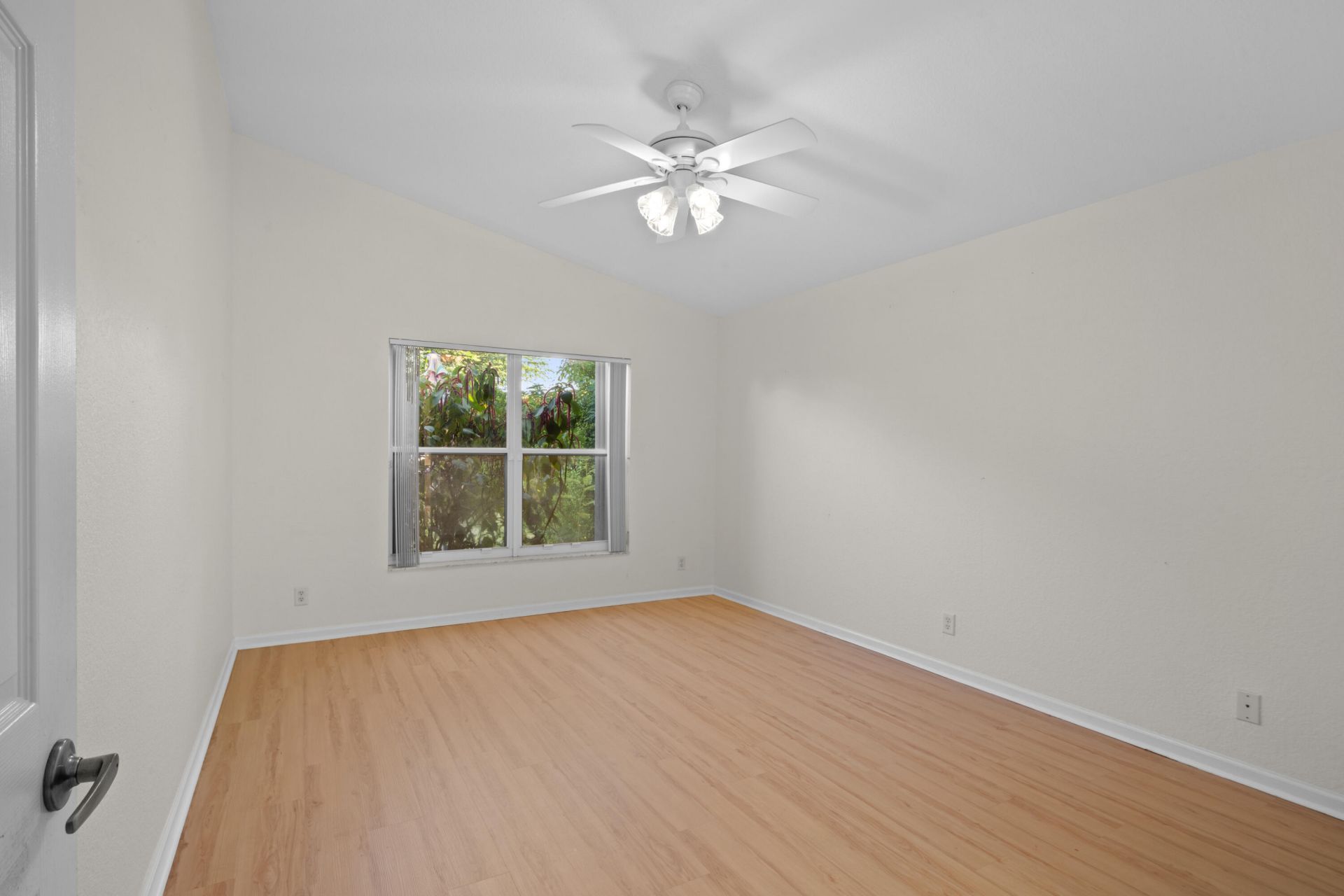 4977 Victoria Circle, West Palm Beach, FL 33409 Photo