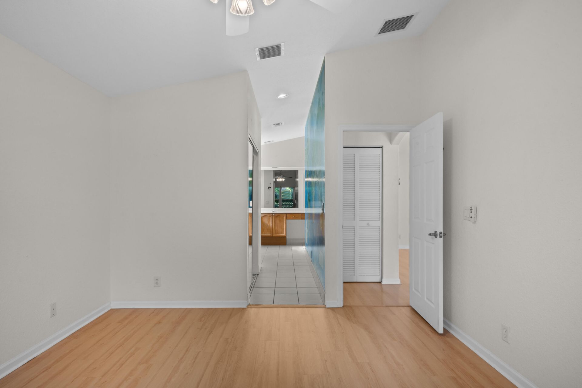 4977 Victoria Circle, West Palm Beach, FL 33409 Photo