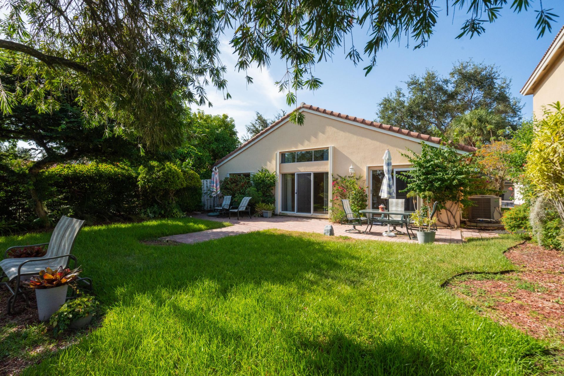 4977 Victoria Circle, West Palm Beach, FL 33409 Photo