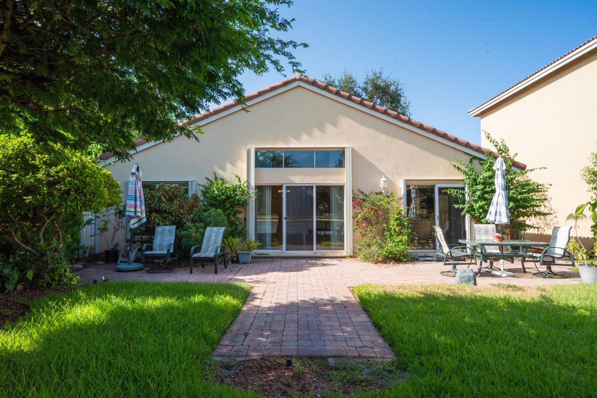 4977 Victoria Circle, West Palm Beach, FL 33409 Photo