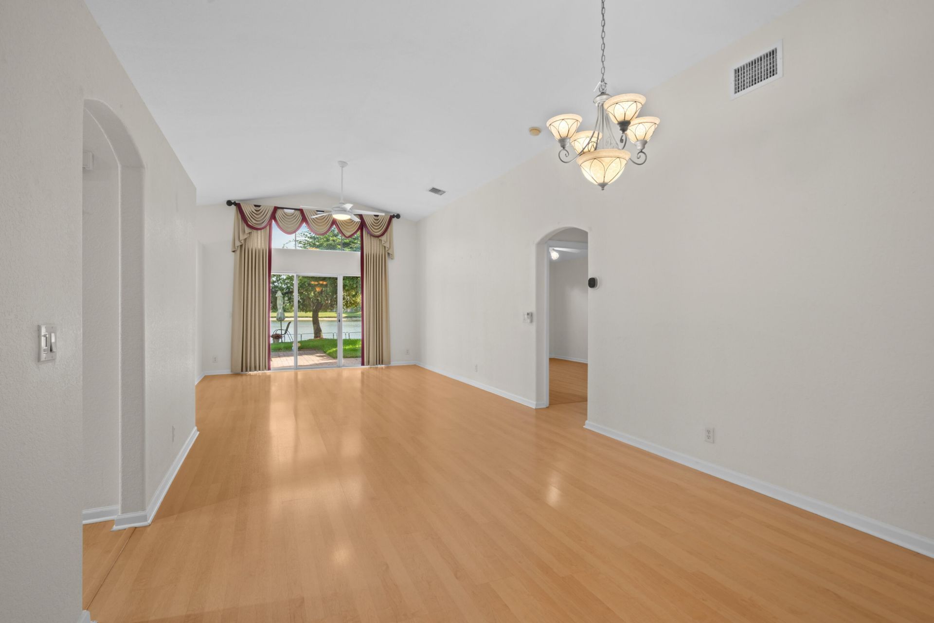 4977 Victoria Circle, West Palm Beach, FL 33409 Photo