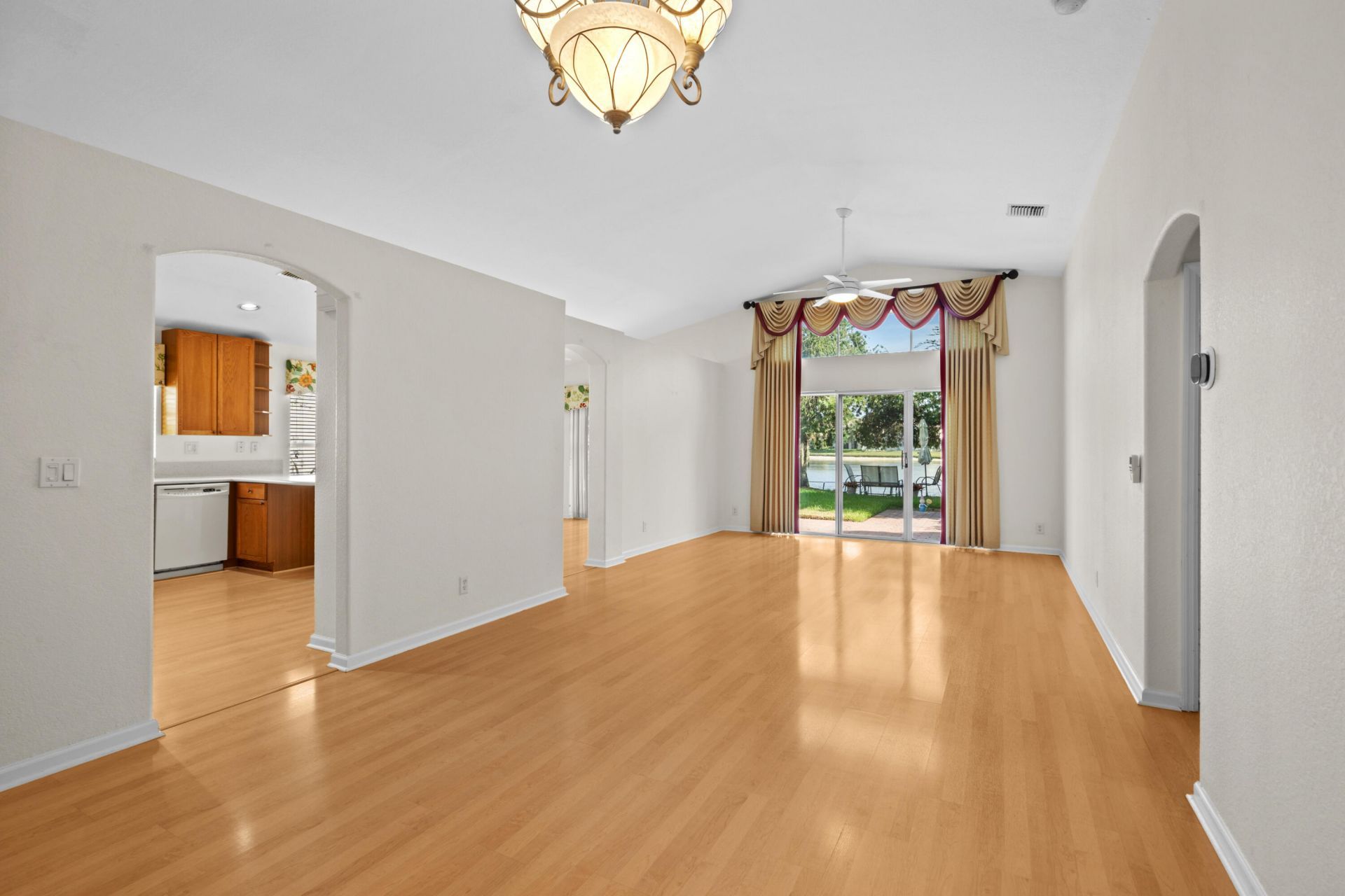 4977 Victoria Circle, West Palm Beach, FL 33409 Photo