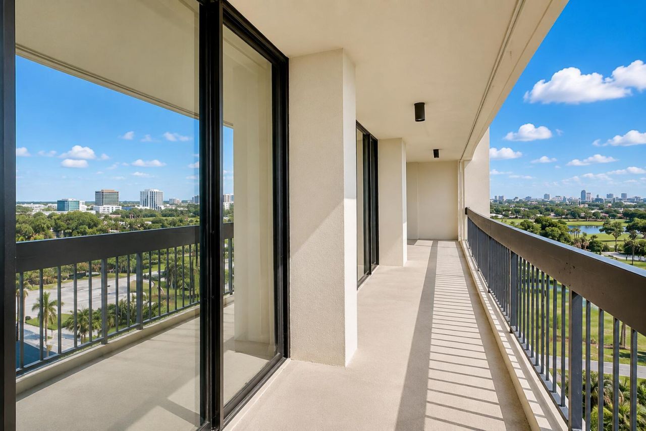 2400 Presidential Way, Unit 1105, West Palm Beach, FL 33401 Photo