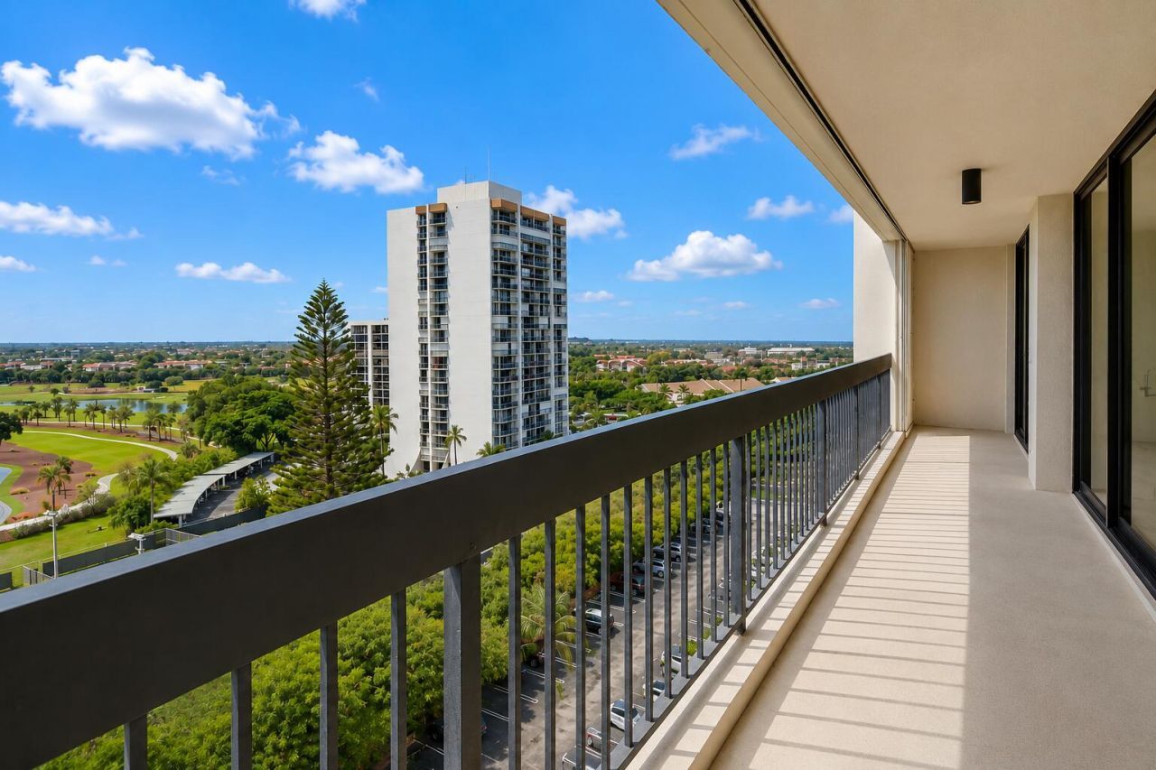 2400 Presidential Way, Unit 1105, West Palm Beach, FL 33401 Photo
