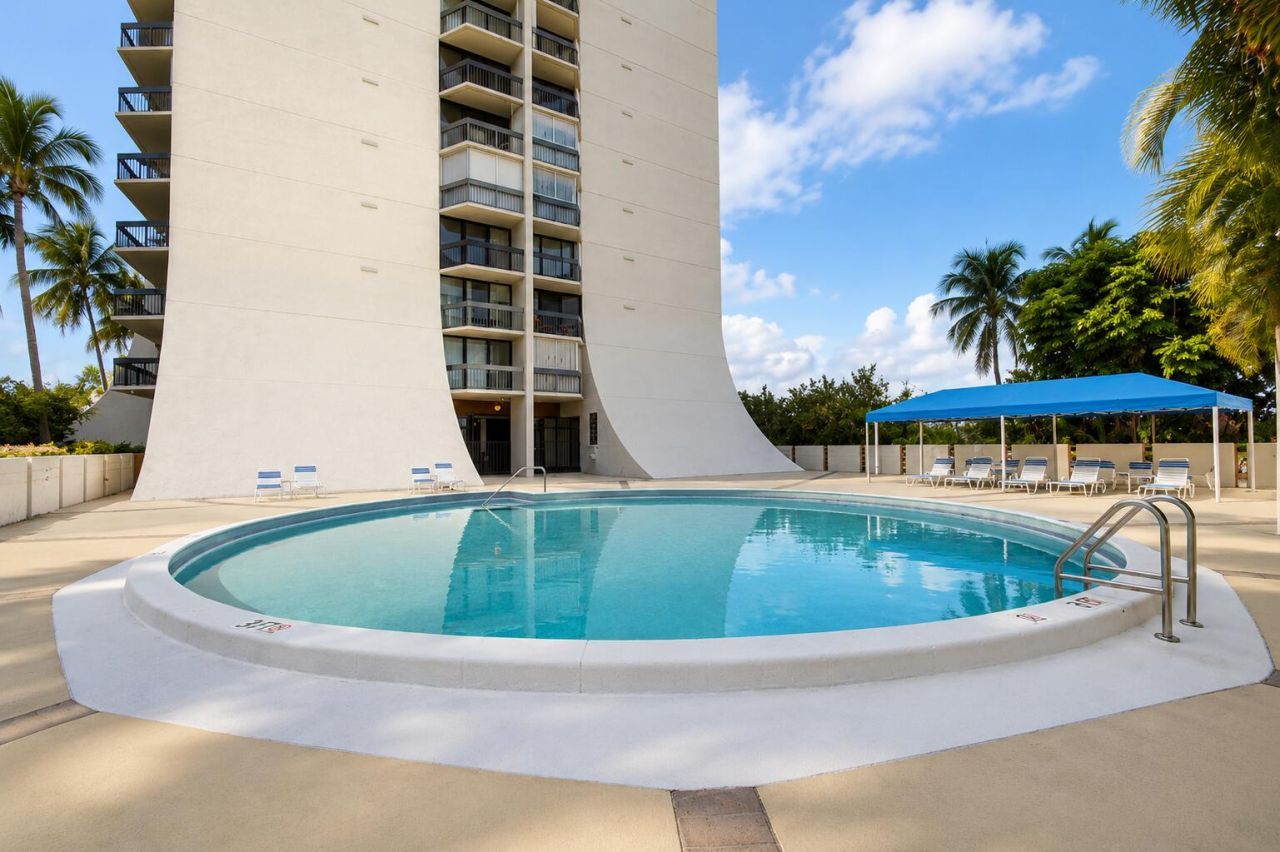2400 Presidential Way, Unit 1105, West Palm Beach, FL 33401 Photo