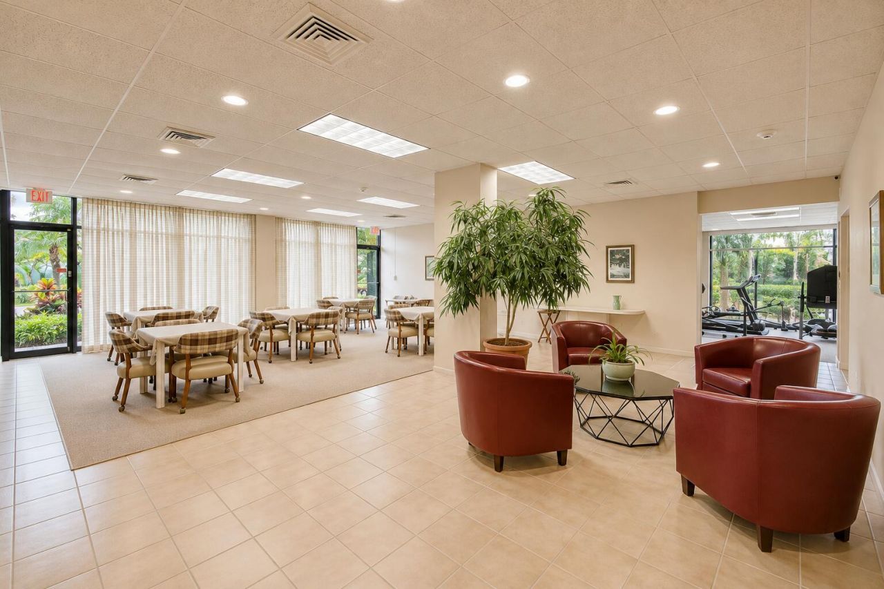 2400 Presidential Way, Unit 1105, West Palm Beach, FL 33401 Photo