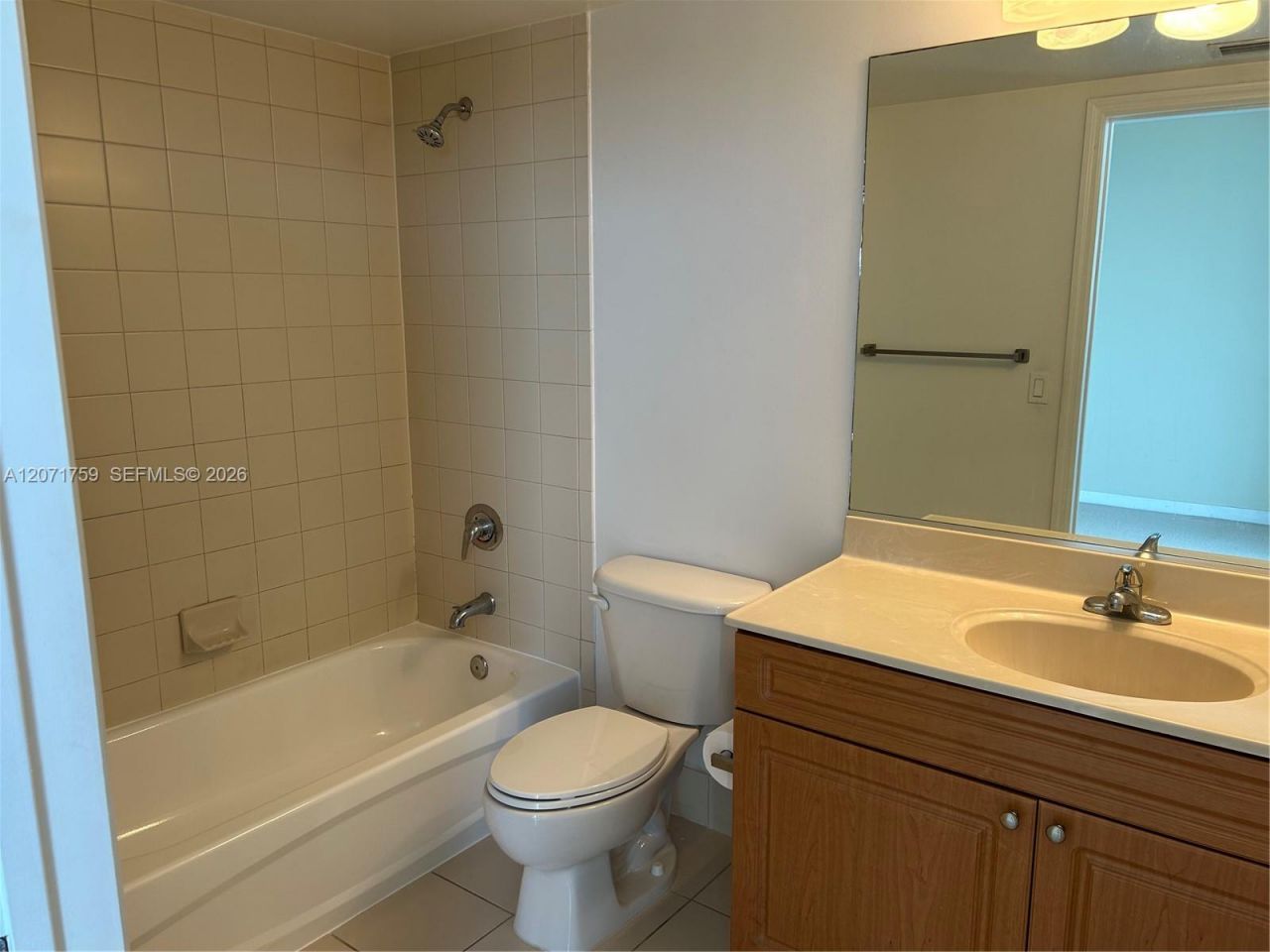 900 SW 8th St, Unit 1503, Miami, FL 33130 Photo