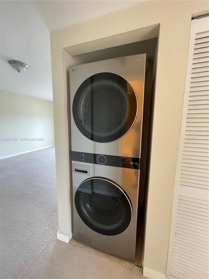 900 SW 8th St, Unit 1503, Miami, FL 33130 Photo