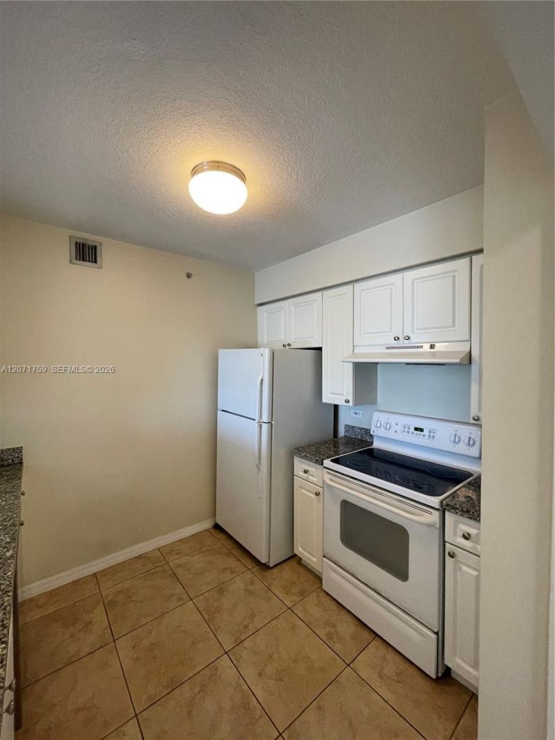 900 SW 8th St, Unit 1503, Miami, FL 33130 Photo