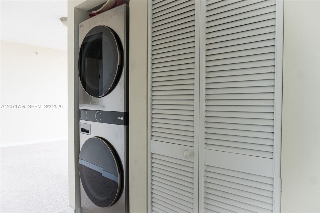 900 SW 8th St, Unit 1503, Miami, FL 33130 Photo