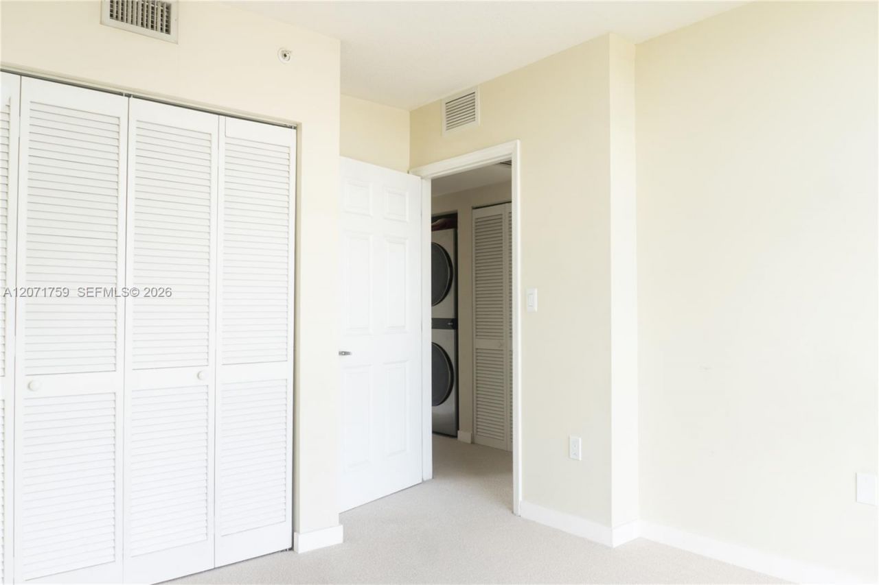900 SW 8th St, Unit 1503, Miami, FL 33130 Photo