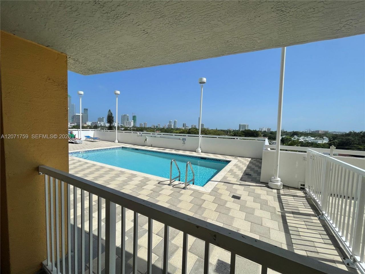 900 SW 8th St, Unit 1503, Miami, FL 33130 Photo