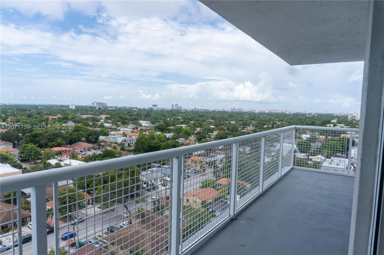 900 SW 8th St, Unit 1503, Miami, FL 33130 Photo