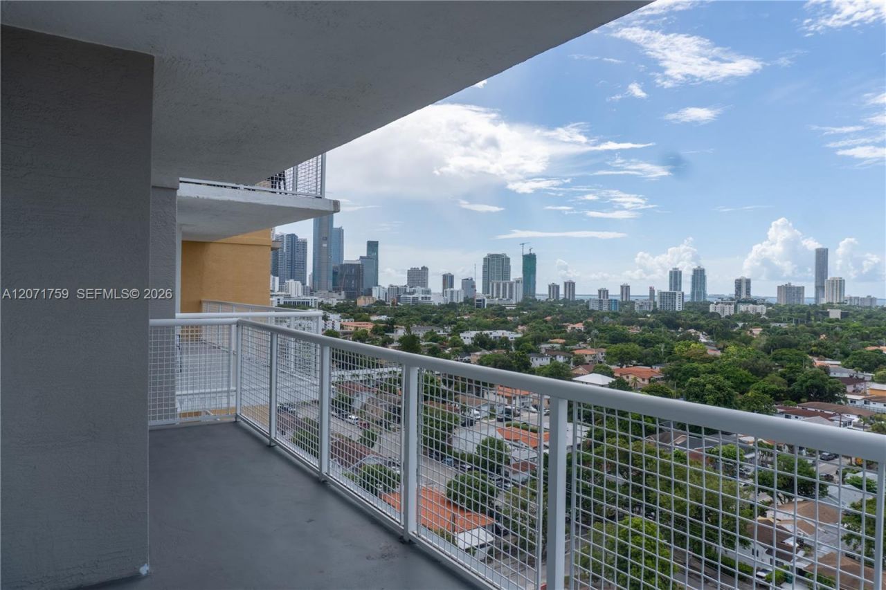900 SW 8th St, Unit 1503, Miami, FL 33130 Photo