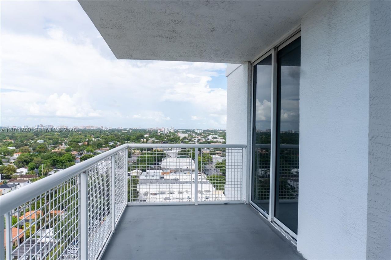 900 SW 8th St, Unit 1503, Miami, FL 33130 Photo