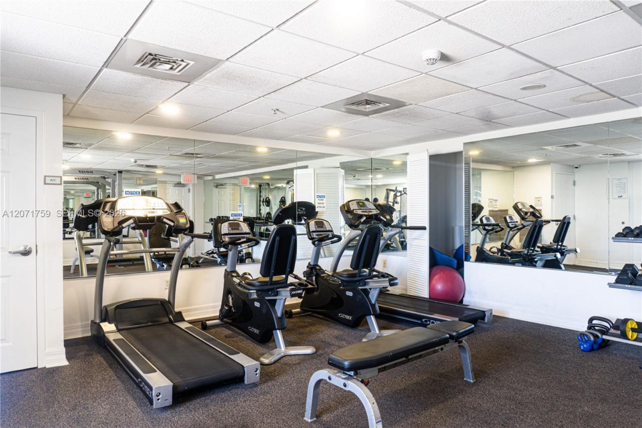 900 SW 8th St, Unit 1503, Miami, FL 33130 Photo