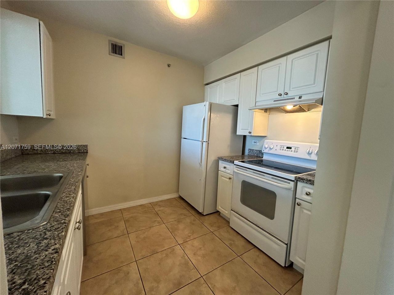 900 SW 8th St, Unit 1503, Miami, FL 33130 Photo