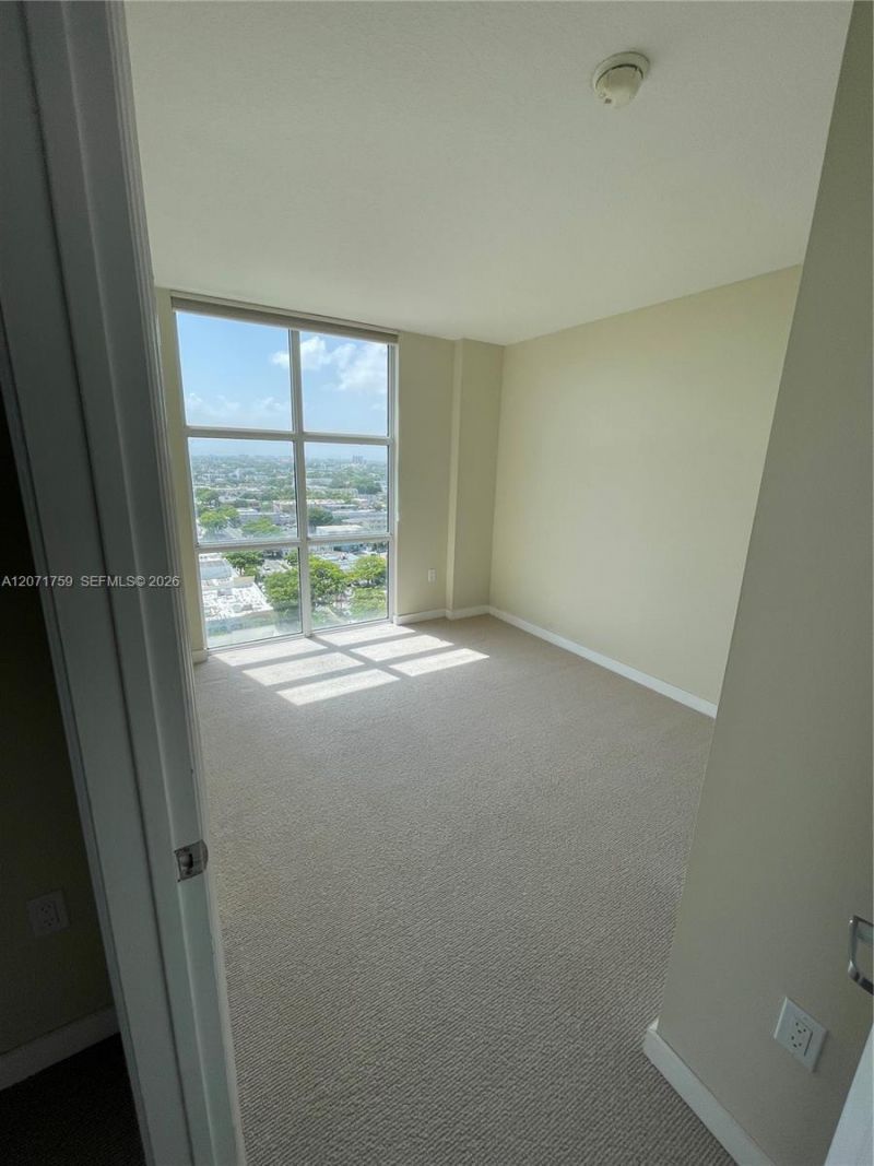900 SW 8th St, Unit 1503, Miami, FL 33130 Photo