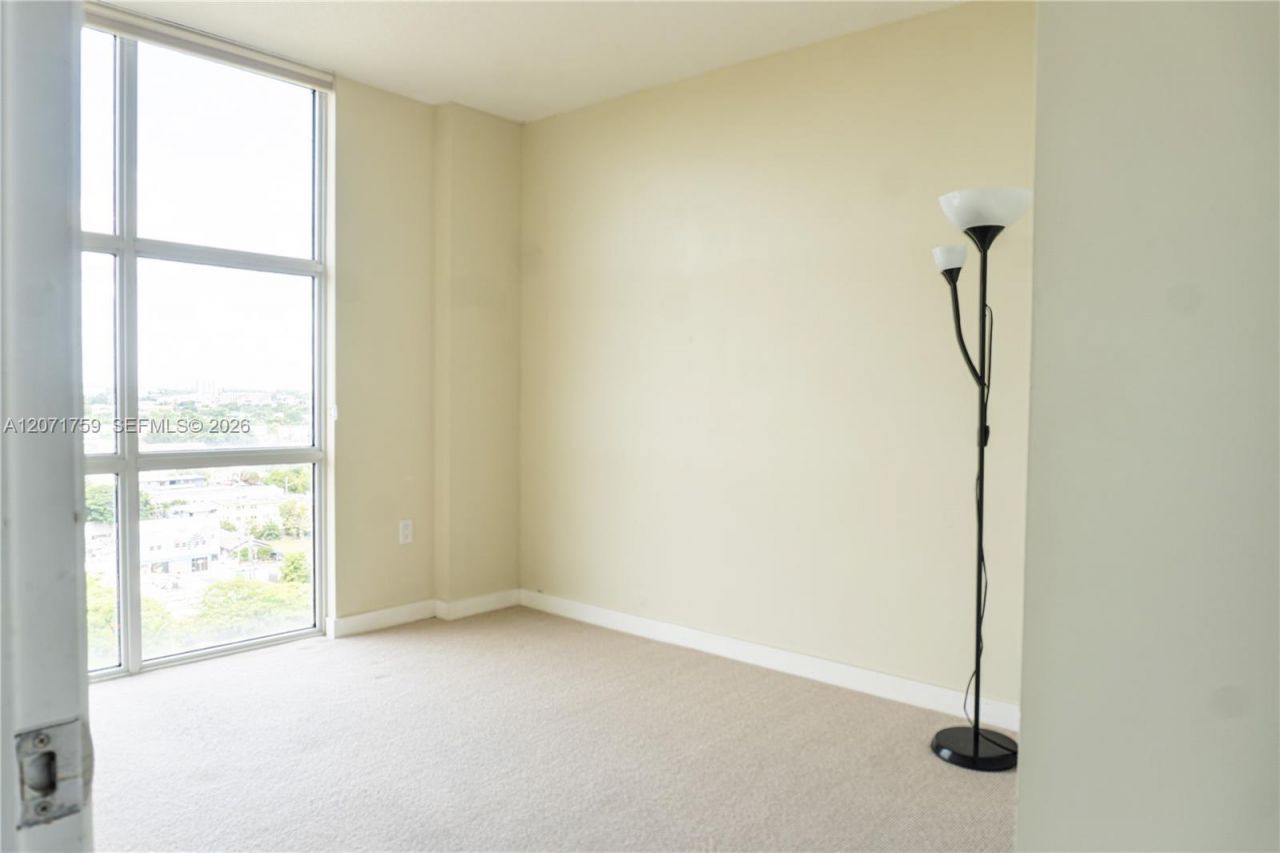 900 SW 8th St, Unit 1503, Miami, FL 33130 Photo