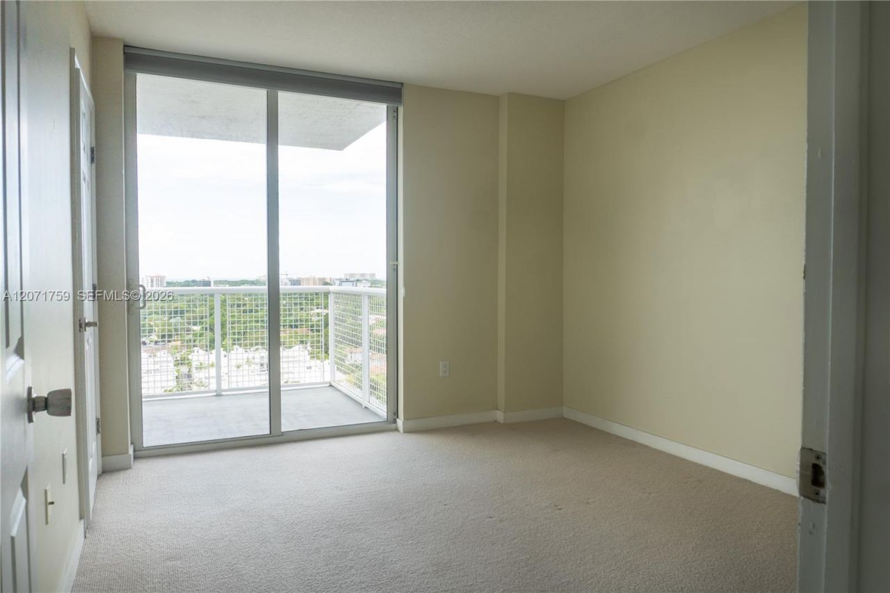 900 SW 8th St, Unit 1503, Miami, FL 33130 Photo
