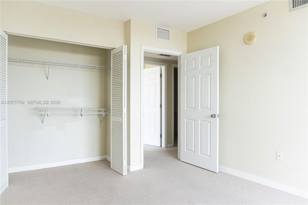 900 SW 8th St, Unit 1503, Miami, FL 33130 Photo