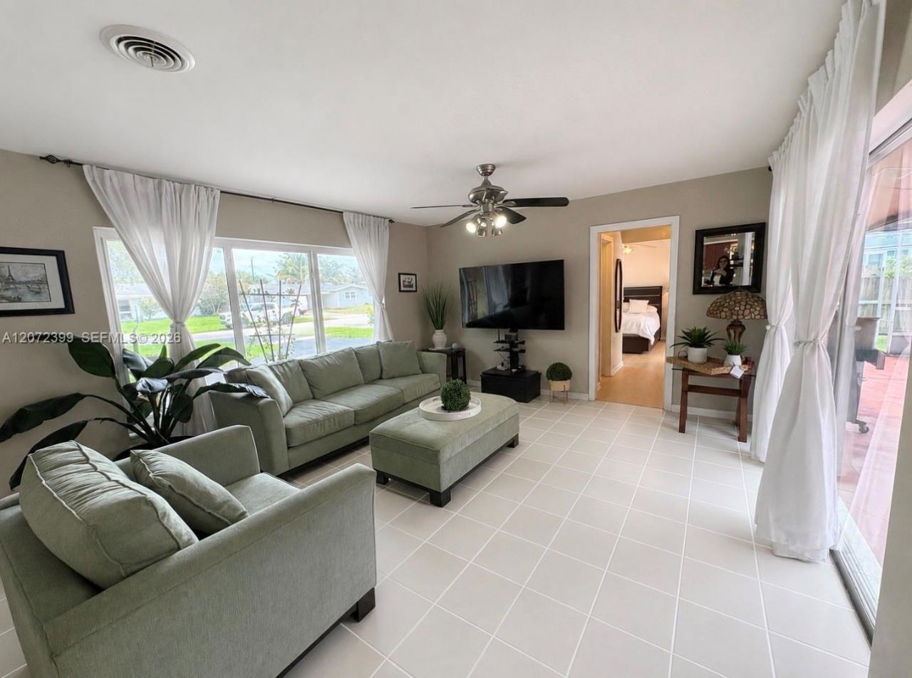 1812 N 45th Ave , Hollywood, FL 33021 Photo