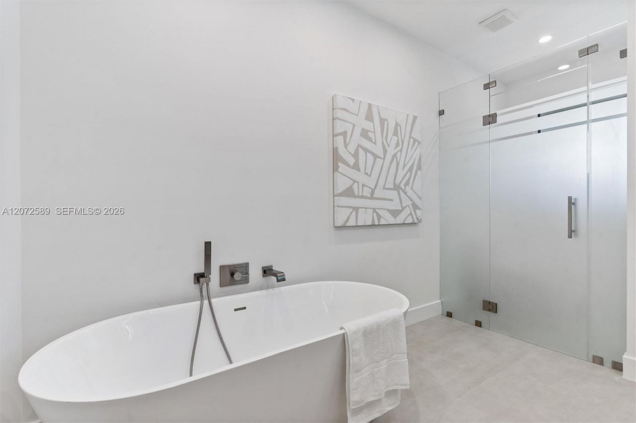 1319 NE 13th Ave , Unit 1319, Fort Lauderdale, FL 33304 Photo