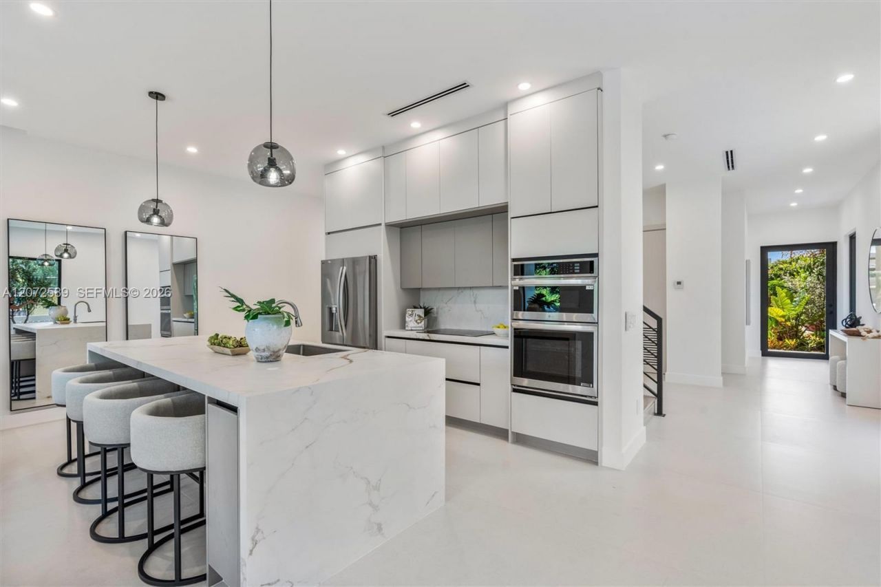 1319 NE 13th Ave , Unit 1319, Fort Lauderdale, FL 33304 Photo