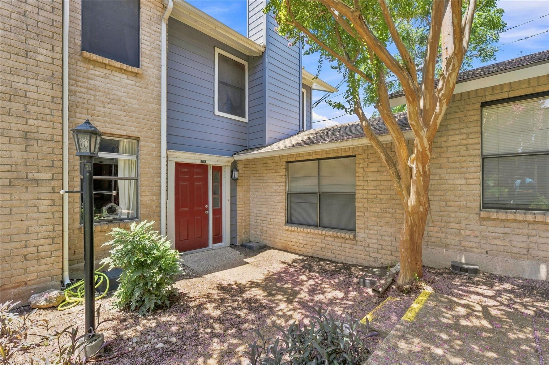818 Banister Ln, Austin, TX 78704 Main Photo