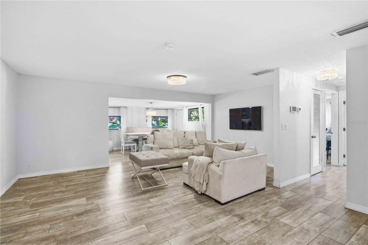 603 60th Avenue W, Bradenton, FL 34207 Photo