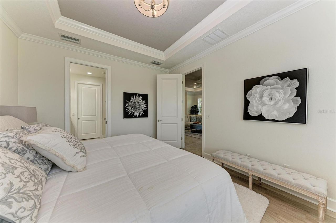 8737 Bellussi Drive, Sarasota, FL 34238 Photo