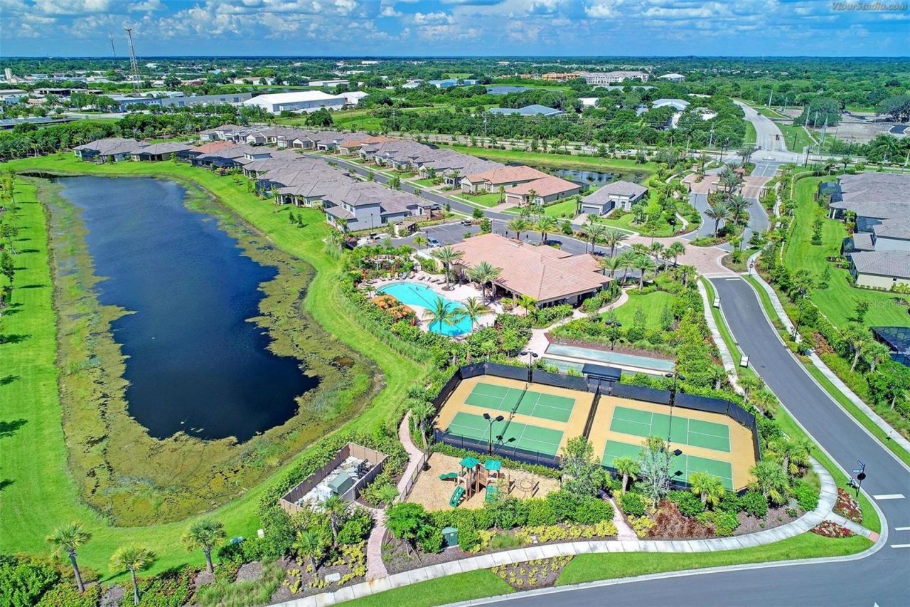 8737 Bellussi Drive, Sarasota, FL 34238 Photo