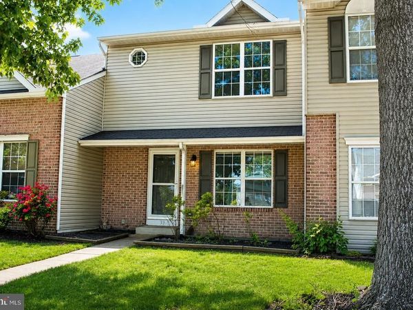 39 SOUTHMONT DRIVE, ENOLA, PA 17025