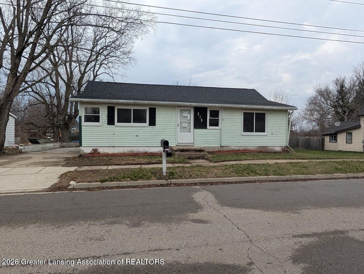 215 E 2nd North Street, Laingsburg, MI 48848 Main Photo