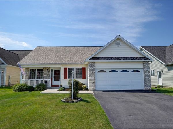73 Logans Run, Rochester, NY 14626