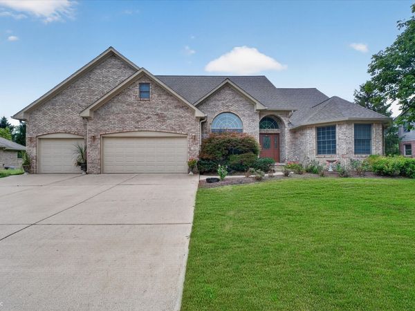 4365 W Woodbridge Lane , New Palestine, IN 46163