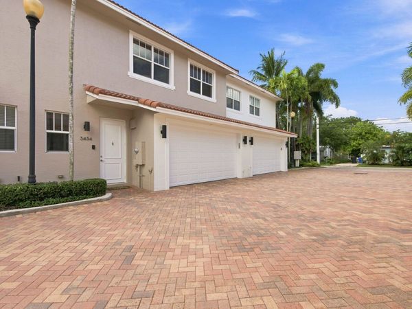 3434 NE 13TH Avenue, Oakland Park, FL 33334