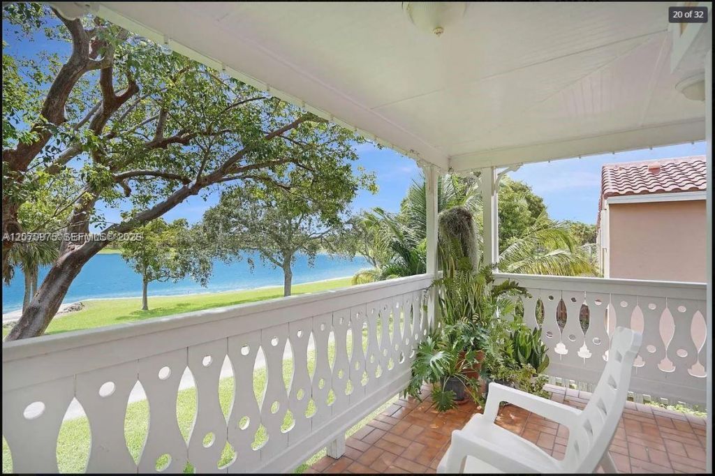 10521 Mahogany Key Cir , Unit 207, Miami, FL 33196 Photo