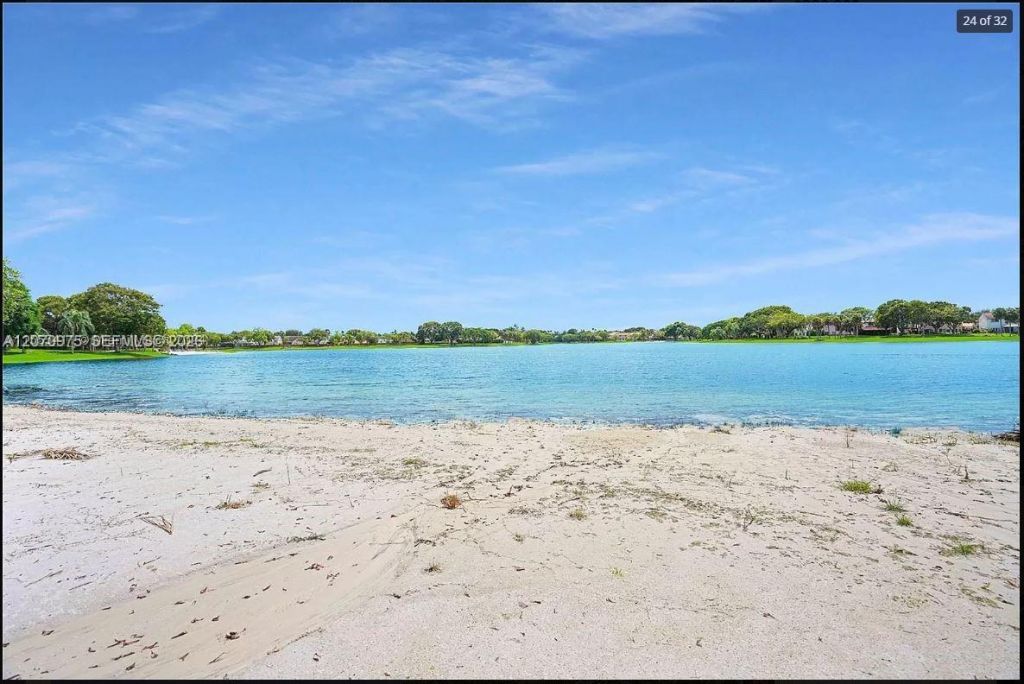 10521 Mahogany Key Cir , Unit 207, Miami, FL 33196 Photo