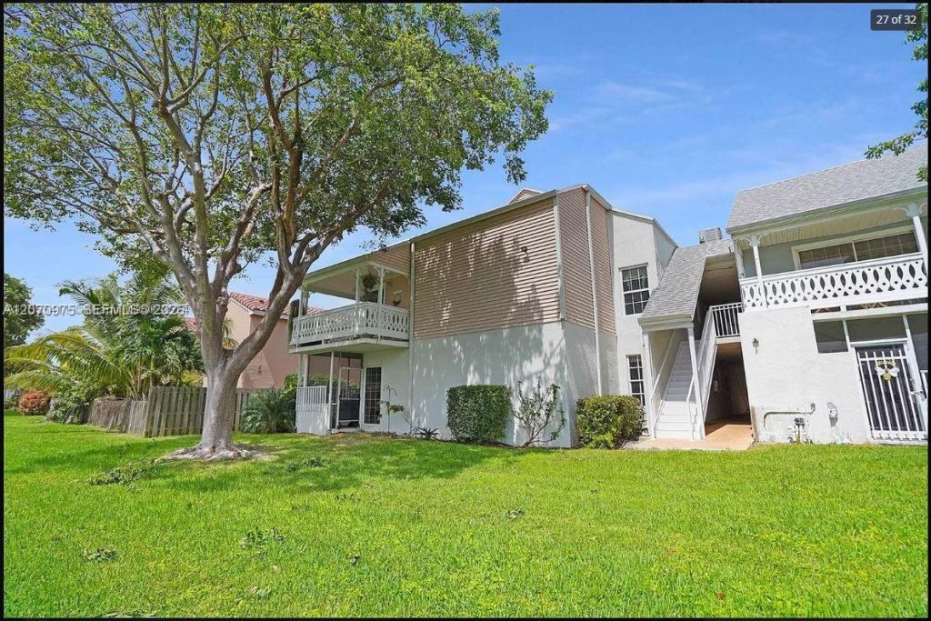 10521 Mahogany Key Cir , Unit 207, Miami, FL 33196 Photo