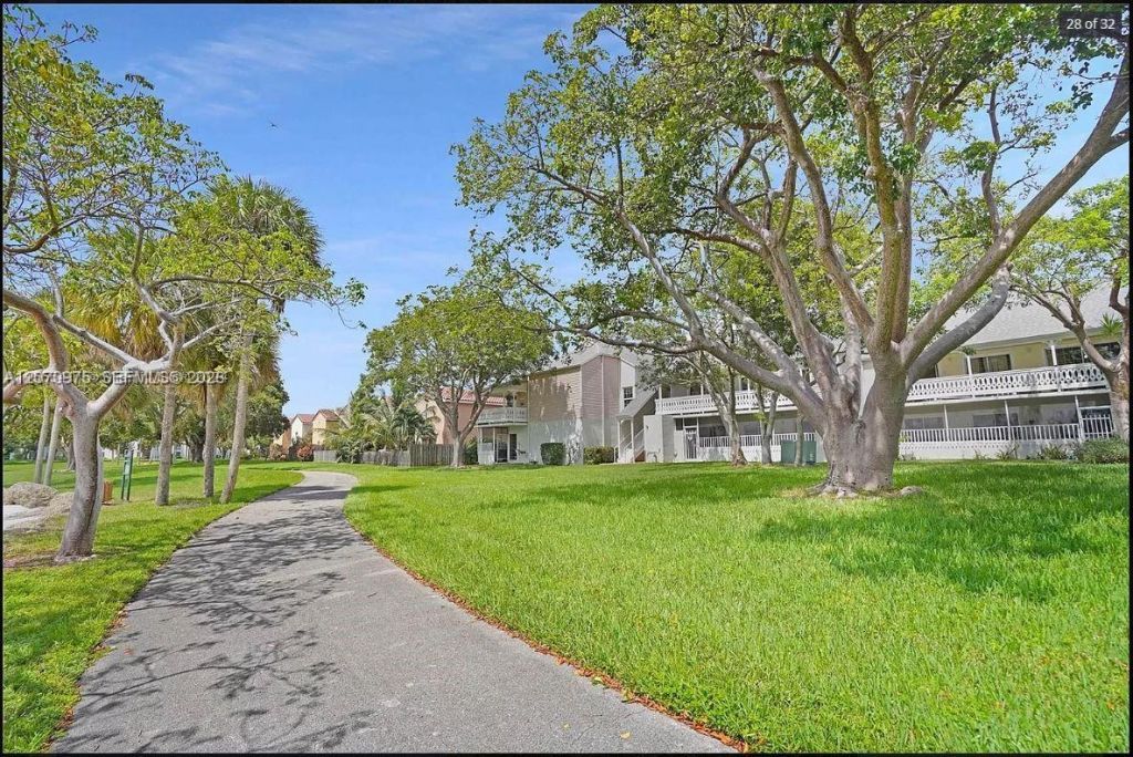 10521 Mahogany Key Cir , Unit 207, Miami, FL 33196 Photo