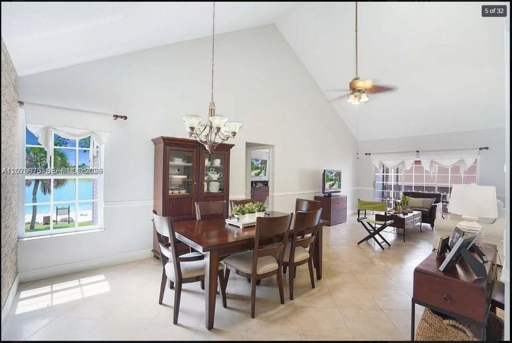 10521 Mahogany Key Cir , Unit 207, Miami, FL 33196 Photo