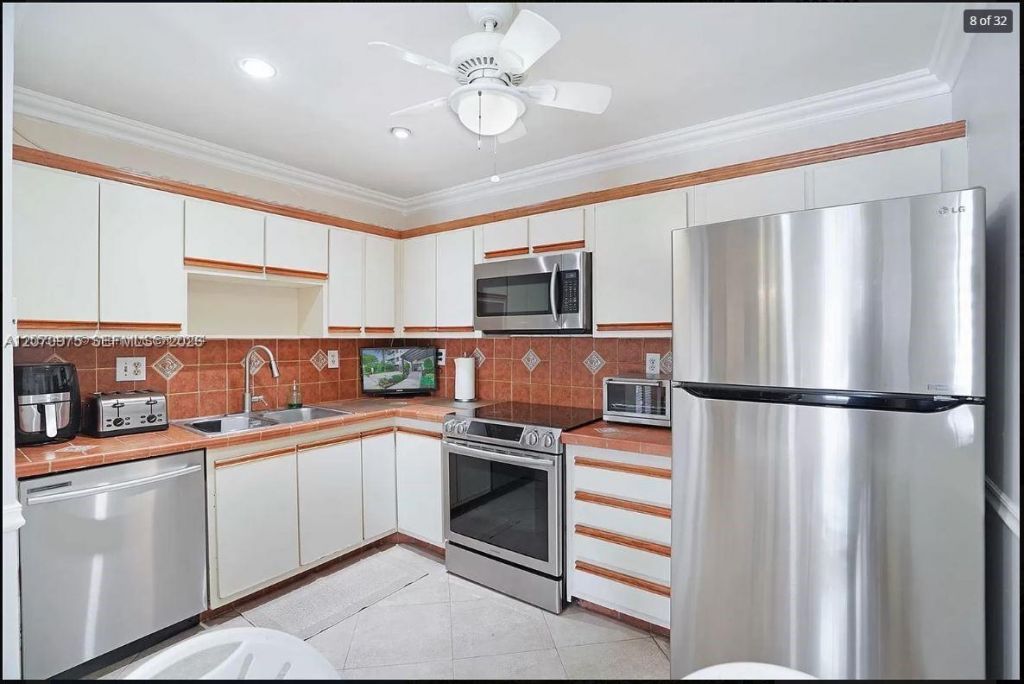 10521 Mahogany Key Cir , Unit 207, Miami, FL 33196 Photo