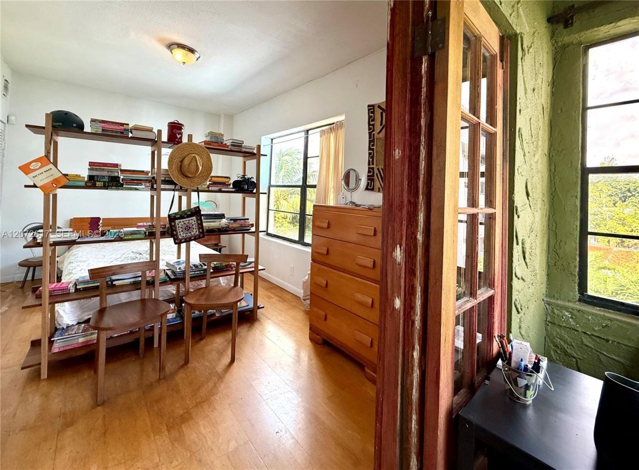 934 Michigan Ave , Unit 304, Miami Beach, FL 33139 Photo
