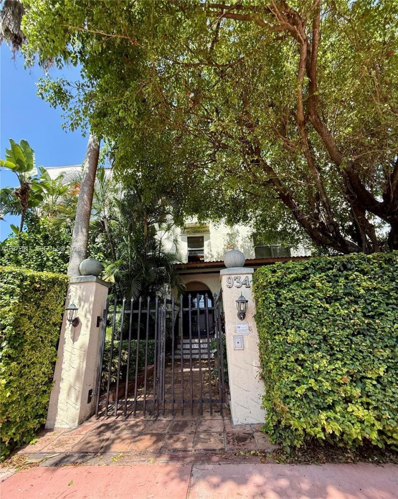 934 Michigan Ave , Unit 304, Miami Beach, FL 33139 Photo
