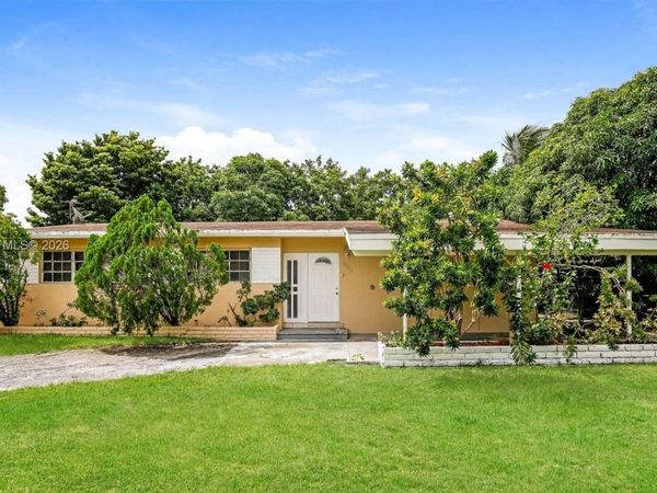 980 NW 182nd St , Miami Gardens, FL 33169