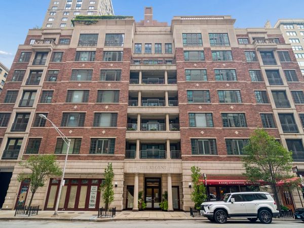 190 E WALTON Street, Unit 302, Chicago, IL 60611