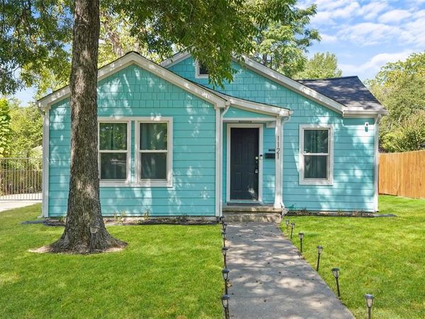 1121 Hudgins Avenue, Fort Worth, TX 76111