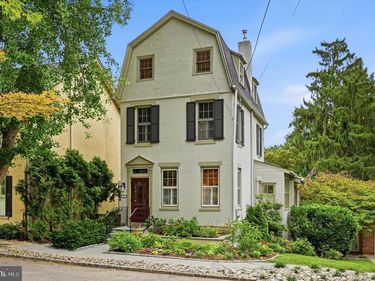 124 W GRAVERS LANE, PHILADELPHIA, PA 19118